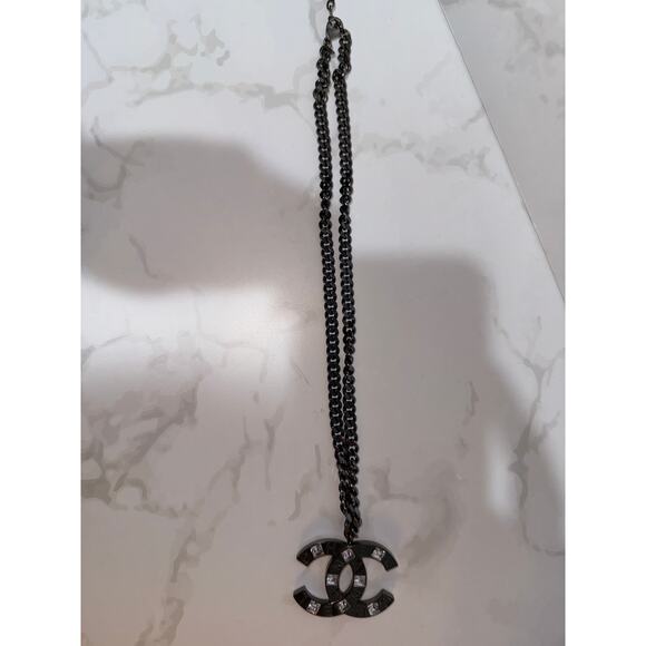 Chanel Black CC Logo Pendant Necklace with Crystal Accents Chain Jewelry - Picture 5 of 6
